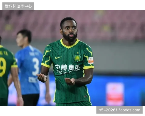 高中锋班扎可作为定位球战术支点，为巴坎布和维萨创造二点射门机会。